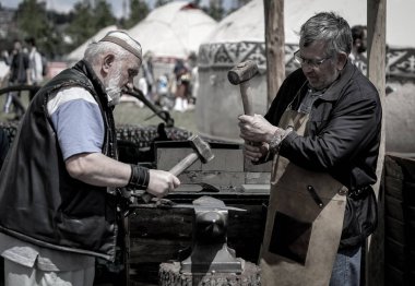 Istanbul, Türkiye - 12 Mayıs 2018: Dövme gösteri sırasında Etnospor Kültür Festivali