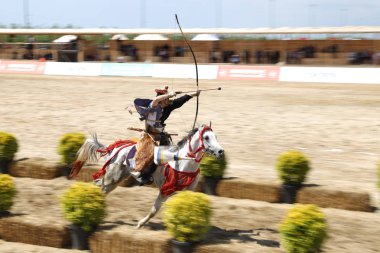 Istanbul, Türkiye - 12 Mayıs 2018: Japon Yabusame gösteri sırasında Etnospor Kültür Festivali