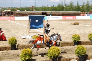 Istanbul, Türkiye - 12 Mayıs 2018: Japon Yabusame gösteri sırasında Etnospor Kültür Festivali