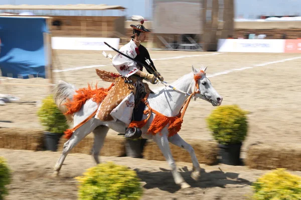 Istanbul, Türkiye - 12 Mayıs 2018: Japon Yabusame gösteri sırasında Etnospor Kültür Festivali