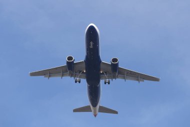 Istanbul, Türkiye - 10 Mart 2018: British Airways Airbus A320-Istanbul Atatürk Havaalanına iniş 232 (Cn 5985). British Airways 273 filo büyüklüğü ve 183 hedefleri vardır