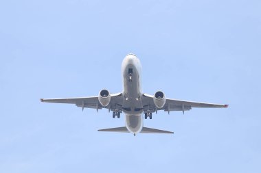 Istanbul, Türkiye - 10 Mart 2018: Türk Hava Yolları Boeing 737-8f2 (Cn 34415) açılış Istanbul Ataturk Havaalanı'na. Senin 328 filo büyüklüğü ve 302 hedefleri Türkiye'nin bayrak taşıyıcı
