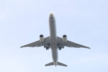 Istanbul, Türkiye - 10 Mart 2018: Türk Hava Yolları Boeing 777-3f2er (Cn 40794) açılış Istanbul Ataturk Havaalanı'na. Senin 328 filo büyüklüğü ve 302 hedefleri Türkiye'nin bayrak taşıyıcı