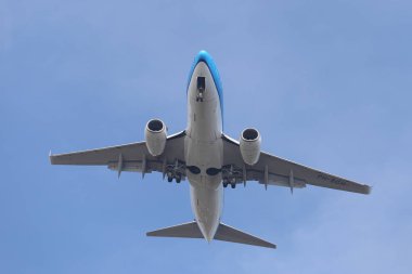 Istanbul, Türkiye - 10 Mart 2018: Klm Boeing 737 - 7k 2 (Cn 38053) Istanbul Atatürk Havaalanına iniş. KLM Hollanda'nın bayrak taşıyıcı 119 filo büyüklüğü ve 145 hedefleri olduğunu