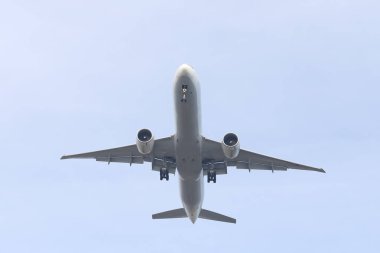 Istanbul, Türkiye - 10 Mart 2018: Türk Hava Yolları Boeing 777-3f2er (Cn 40794) açılış Istanbul Ataturk Havaalanı'na. Senin 328 filo büyüklüğü ve 302 hedefleri Türkiye'nin bayrak taşıyıcı