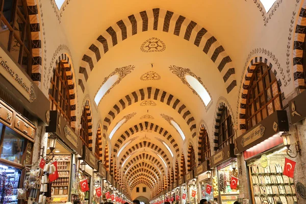 Istanbul Turquia Maio 2018 Pessoas Que Fazem Compras Spice Bazaar — Fotografia de Stock