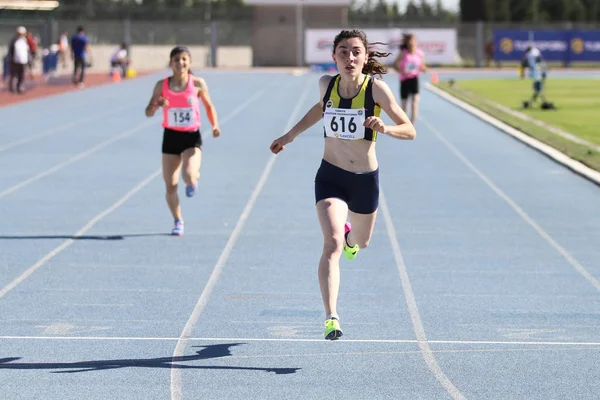 土耳其伊斯坦布尔 2018年6月02日 在土耳其田径 U18 锦标赛上赛跑的运动员 — 图库照片