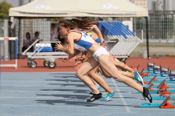 Stambuł Turcja Czerwca 2018 Sportowcy Uruchomiona Podczas Bałkańskich Mistrzostwach U18 — Zdjęcie stockowe