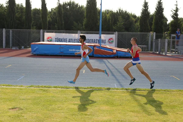 土耳其伊斯坦布尔 2018年6月09日 巴尔干 U18 田径锦标赛中的运动员赛跑 — 图库照片