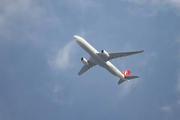 stock image ISTANBUL, TURKEY - JUNE 10, 2018: Turkish Airlines Airbus A330-343X (CN 1172) takes off from Istanbul Ataturk Airport. THY is the flag carrier of Turkey with 338 fleet size and 300 destinations