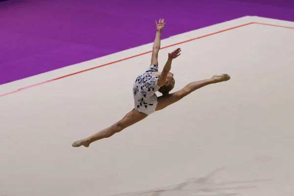 Κωνσταντινούπολη Τουρκία Ιουνίου 2018 Άγνωστη Gymnast Εκτελεί Κατά Διάρκεια Ρυθμική — Φωτογραφία Αρχείου