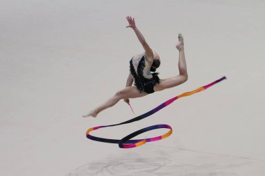 Istanbul, Türkiye - 24 Haziran 2018: Istanbul ritmik Kupası sırasında bilinmeyen jimnastikçi gerçekleştirir