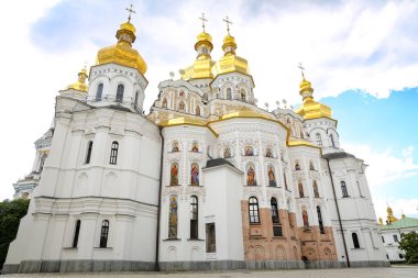 Ukrayna 'nın Kiev şehrindeki Dormition Katedrali cephesi