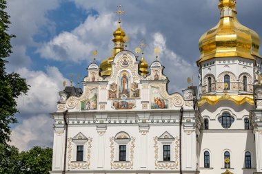Ukrayna 'nın Kiev şehrindeki Dormition Katedrali cephesi