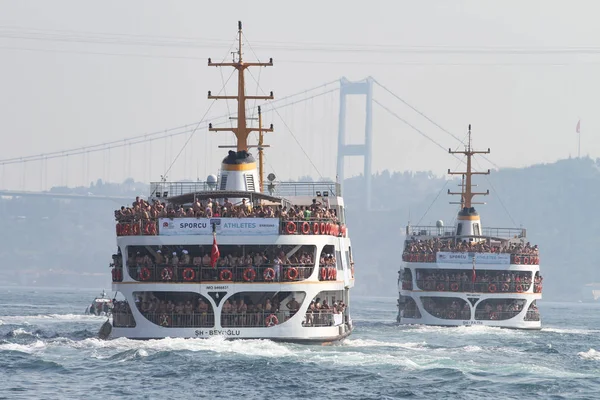 Istanbul Turkey July 2018 Swimmers Going Start Point Ferry Samsung — Stock Photo, Image