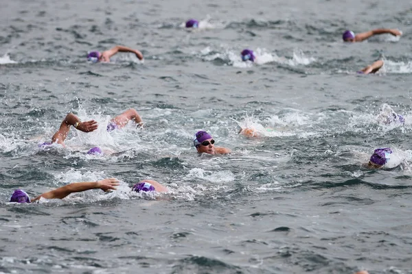 Κωνσταντινούπολη Τουρκία Ιουλίου 2018 Κολυμβητές Κολυμπούν Κατά Διάρκεια Της Samsung — Φωτογραφία Αρχείου