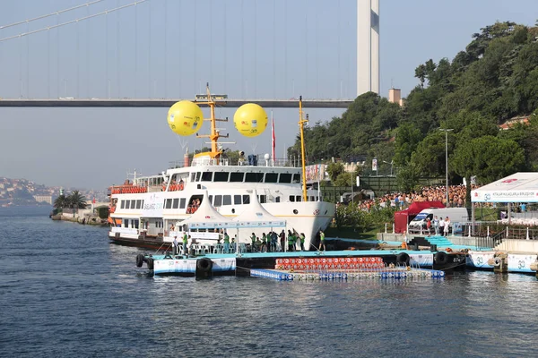 Istanbul Turquie Juillet 2018 Les Nageurs Rendent Point Départ Avec — Photo