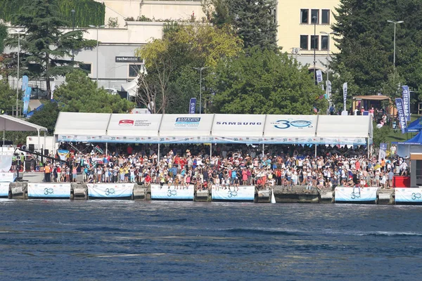 Istanbul Turkey July 2018 Swimmers Going Start Point Ferry Samsung — Stock Photo, Image