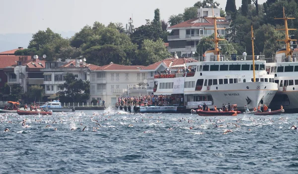 Istanbul Turquie Juillet 2018 Les Nageurs Commencent Compétition Natation Continentale — Photo