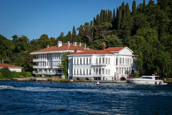 Edifícios Bosphorus Strait Side Istambul City Turquia — Fotografia de Stock