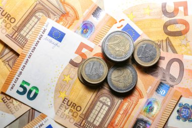 Arkaplan Olarak Kağıt Euro Banknotları ve Paralar Yığını