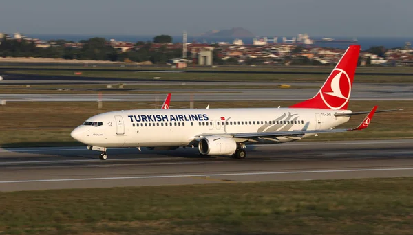 Istanbul Turcja Sierpień 2018 Turkish Airlines Boeing 737 8F2 35741 — Zdjęcie stockowe