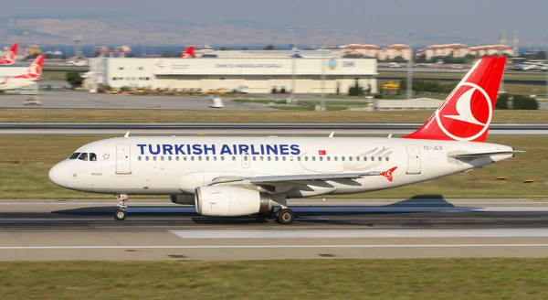 Istanbul Türkiye Ağustos 2018 Türk Hava Yolları Nın Airbus A319 — Stok fotoğraf