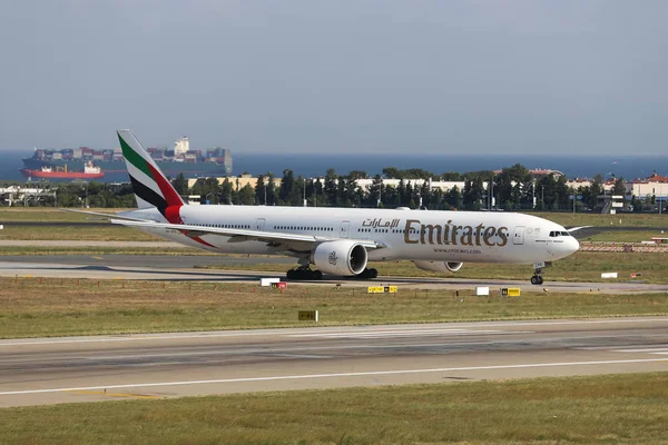 Κωνσταντινούπολη Τουρκία Αυγούστου 2018 Emirates Boeing 777 31Her 42324 Απογείωση — Φωτογραφία Αρχείου