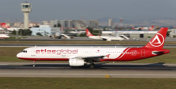 Istanbul Turkey August 2018 Atlasglobal Airlines Airbus A321 131 604 — Stock Photo, Image