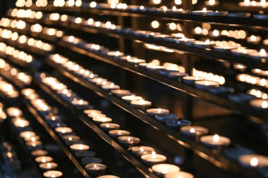 Roma Katolik Kilisesinde Dua Mumları