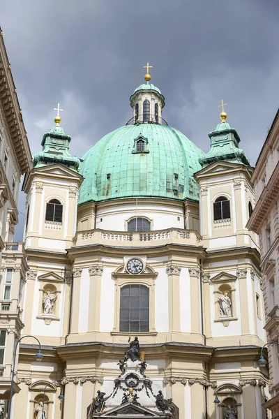 Церковь Святого Петра Петерфехе Вене Австрия — стоковое фото