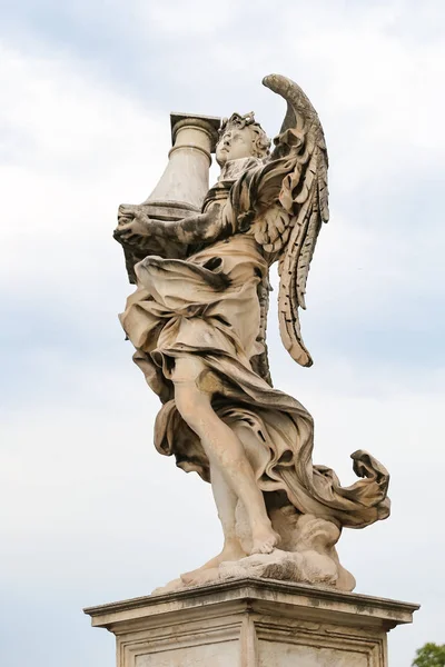 Ángel Con Estatua Columna Puente Adriano Ciudad Roma Italia — Foto de Stock