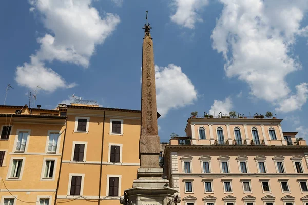 Dikilitaş meydanında Pantheon - Piazza della Rotonda Roma şehir, İtalya