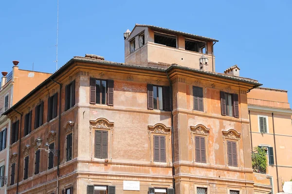 ピアッツァ スパーニャは ローマ イタリアの建物 — ストック写真
