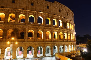 İtalya 'nın Roma şehrinde Kolezyum Gecesi