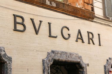 Rome, İtalya - 21 Ağustos 2018: Bulgari deposunda Via Condotti, Rome şehir