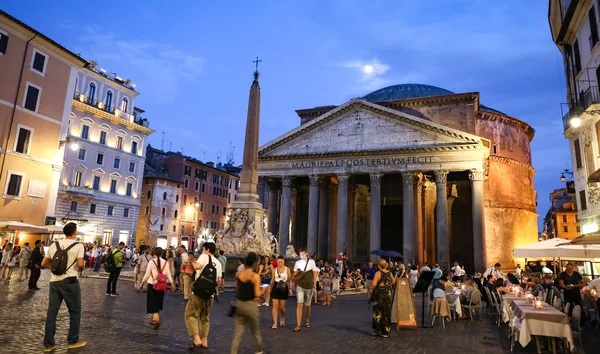 Rome Olaszország Augusztus 2018 Ban Piazza Della Rotonda Naplemente Alatt — Stock Fotó