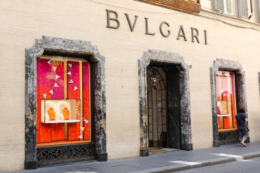 Rome, İtalya - 21 Ağustos 2018: Bulgari deposunda Via Condotti, Rome şehir