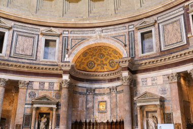 Rome, İtalya - 21 Ağustos 2018: Altar Panteon Roma şehir