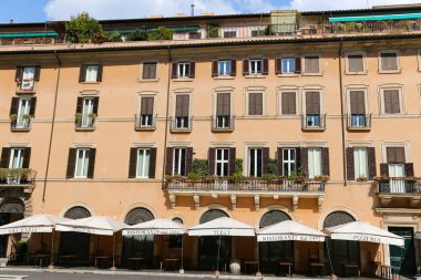 Roma, İtalya - 21 Ağustos 2018: Piazza Navona, Roma şehir restoranda