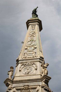 Napoli City, İtalya 'da San Domenico Obelisk