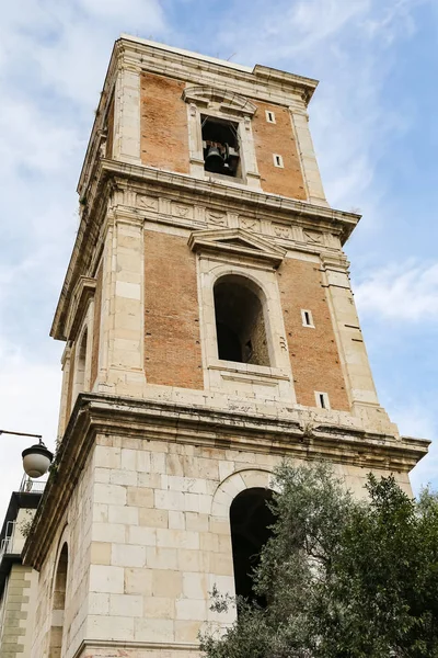 Belltower Της Εκκλησίας Της Santa Chiara Στη Νάπολη Της Ιταλίας — Φωτογραφία Αρχείου