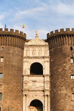 Napoli City, İtalya 'daki Castel Nuovo cephesi