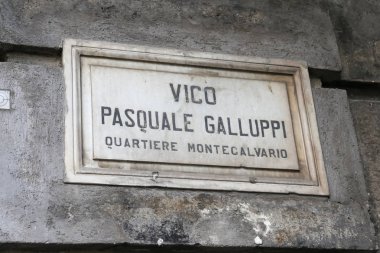 İtalya 'nın Napoli şehrinde Vico Pasquale Galluppi Sokak Tabelası