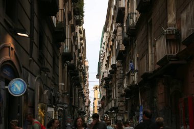Naples, İtalya - 22 Ağustos 2018: Sokak görünümü İtalya Napoli şehri