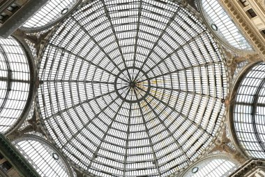 Naples, İtalya - 22 Ağustos 2018: İçinde Galleria Umberto ı Napoli şehir
