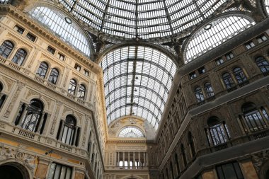 Naples, İtalya - 22 Ağustos 2018: İçinde Galleria Umberto ı Napoli şehir