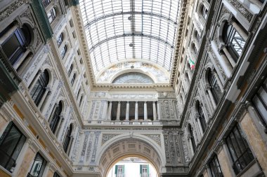 Naples, İtalya - 22 Ağustos 2018: İçinde Galleria Umberto ı Napoli şehir