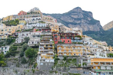 Napoli Şehri, İtalya 'daki Positano Kasabası Genel Görünümü