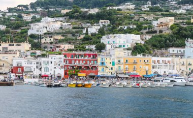 Napoli City, İtalya 'daki Capri Adası' nın genel manzarası